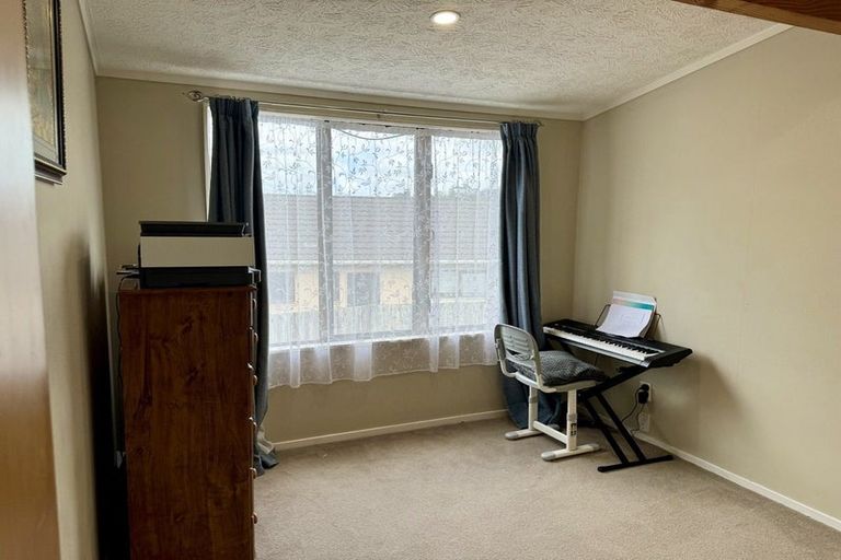 Photo of property in 4 Thistledew Place, Bayview, Auckland, 0629