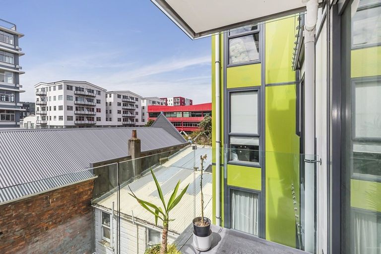 Photo of property in Dual Apartments, 306/142 Vivian Street, Te Aro, Wellington, 6011