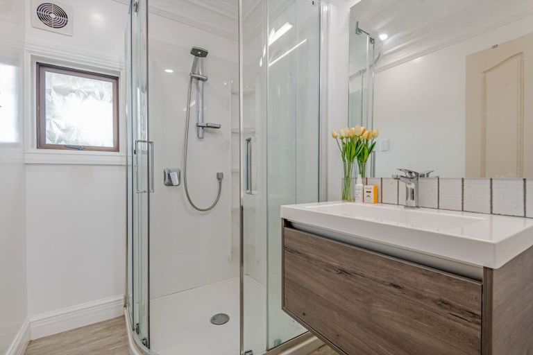 Photo of property in 21 Springdale Grove, Fitzherbert, Palmerston North, 4410