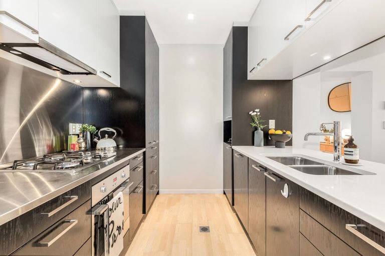 Photo of property in Chews Lane Apartments, 11e/9 Chews Lane, Wellington Central, Wellington, 6011