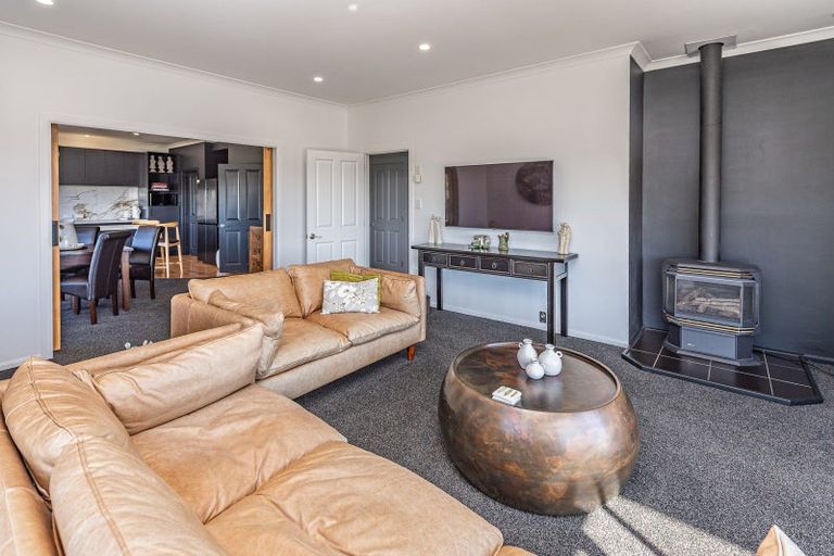 Photo of property in 1 Shakespeare Road, Bastia Hill, Whanganui, 4500