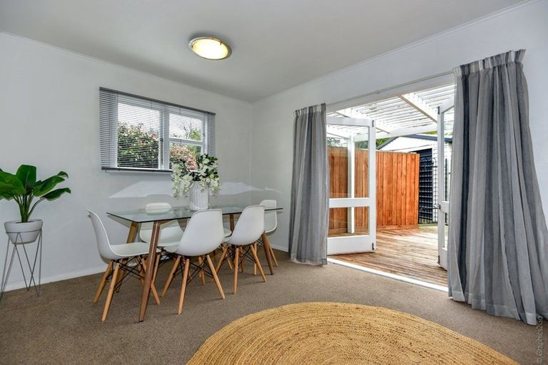 Photo of property in 33 Flay Crescent, Burnside, Christchurch, 8053