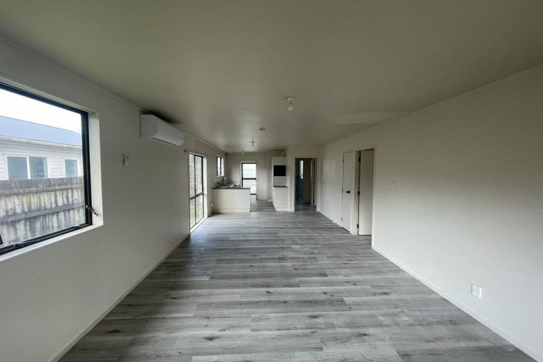 Photo of property in 2/12 Trimdon Street, Randwick Park, Auckland, 2105