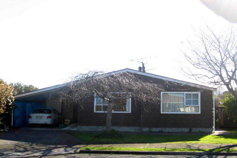 Photo of property in 3 Chisholm Place, Carterton, 5713