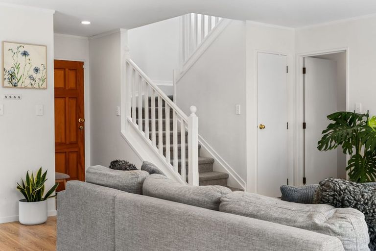 Photo of property in 2/13 Pinewood Grove, Botany Downs, Auckland, 2010