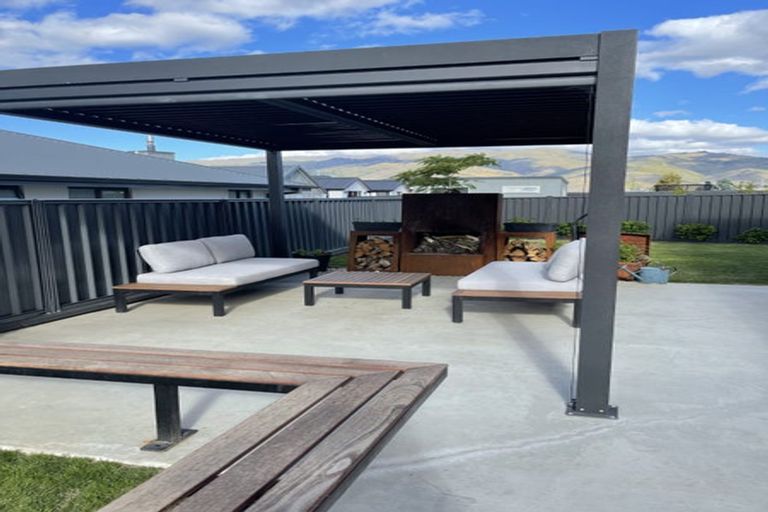 Photo of property in 10 Caledonian Place, Cromwell, 9310