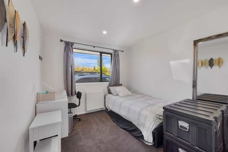Photo of property in 10 Jack Young Place, Albert Town, Wanaka, 9305
