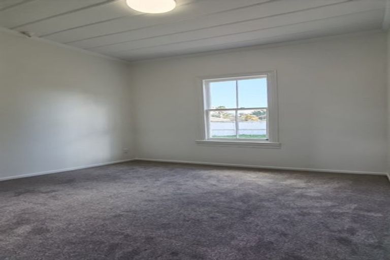 Photo of property in 1 Valentine Street, Papakura, 2110
