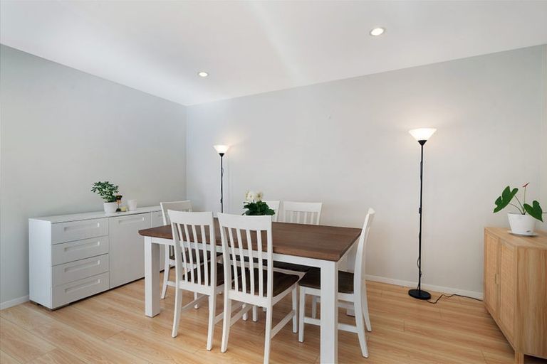 Photo of property in 133h Connell Street, Blockhouse Bay, Auckland, 0600