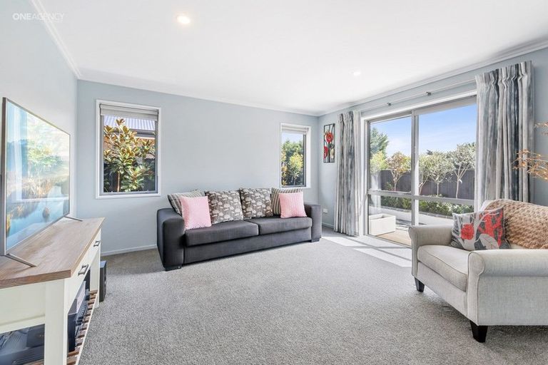 Photo of property in 9 Keeper Close, Woodend, 7610