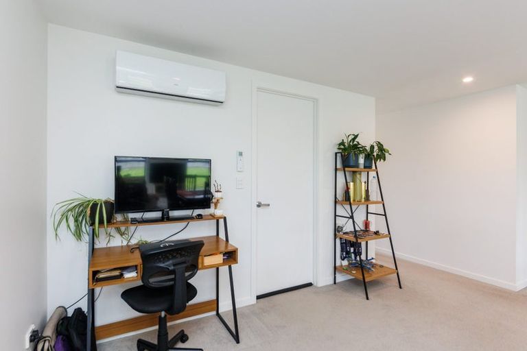 Photo of property in 3 Sardinia Grove, Fitzherbert, Palmerston North, 4410