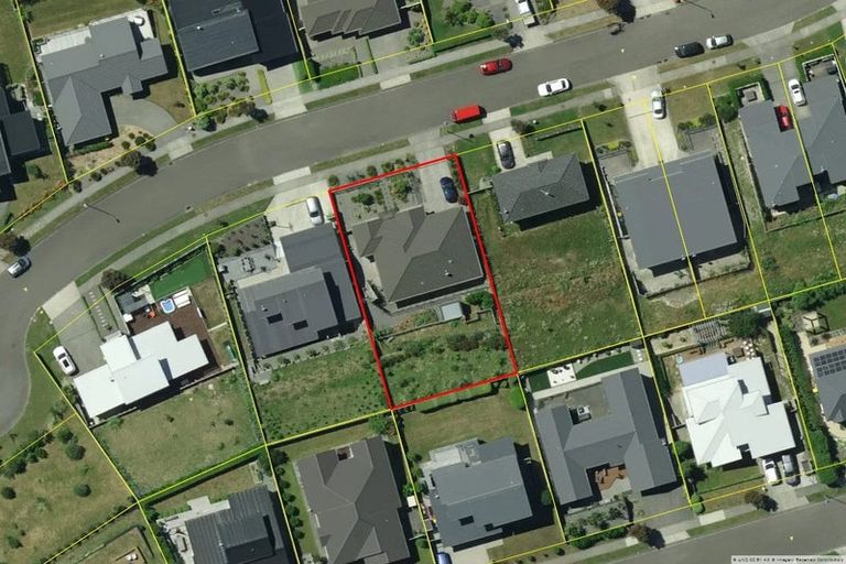 Photo of property in 13 Madeira Close, Whitby, Porirua, 5024