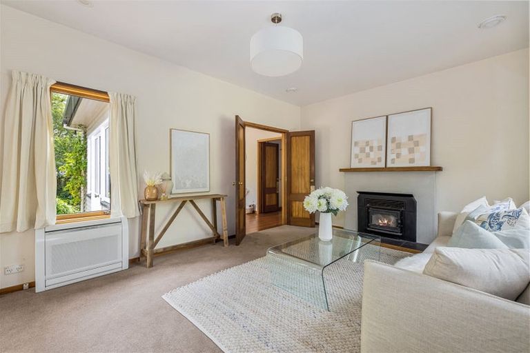 Photo of property in 31 Taupata Street, Redcliffs, Christchurch, 8081