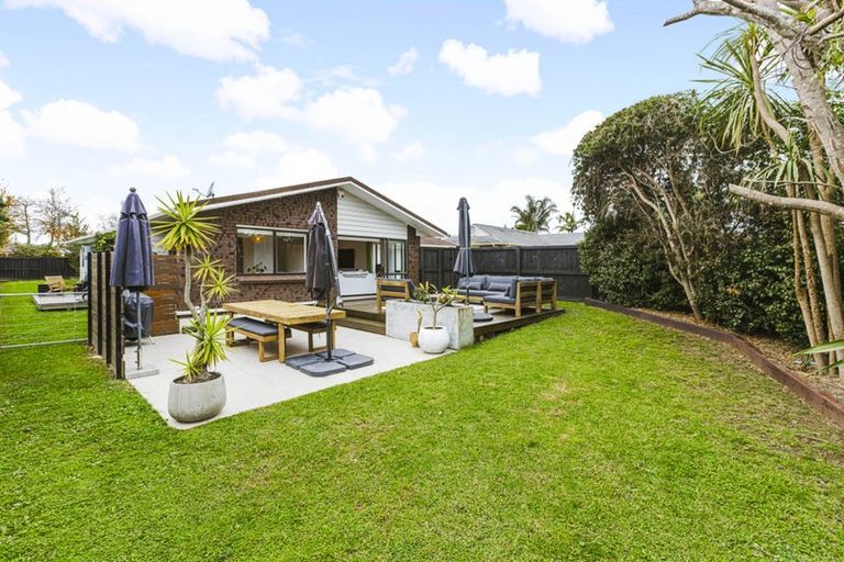 Photo of property in 9 Elrita Place, Conifer Grove, Takanini, 2112