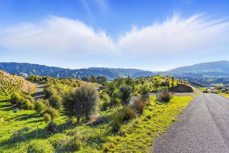 Photo of property in 409 Akatarawa Road, Reikorangi, 5391