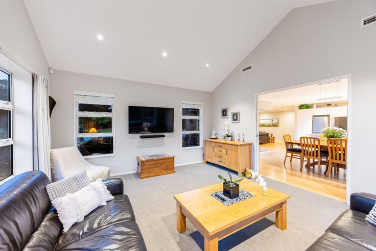 Photo of property in 343 Glenvar Road, Long Bay, Auckland, 0630