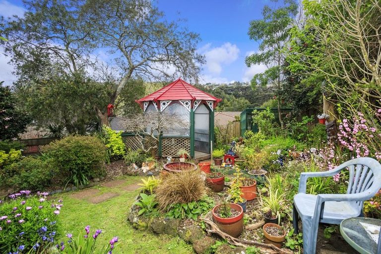 Photo of property in 8 Embassy Place, Glenfield, Auckland, 0629