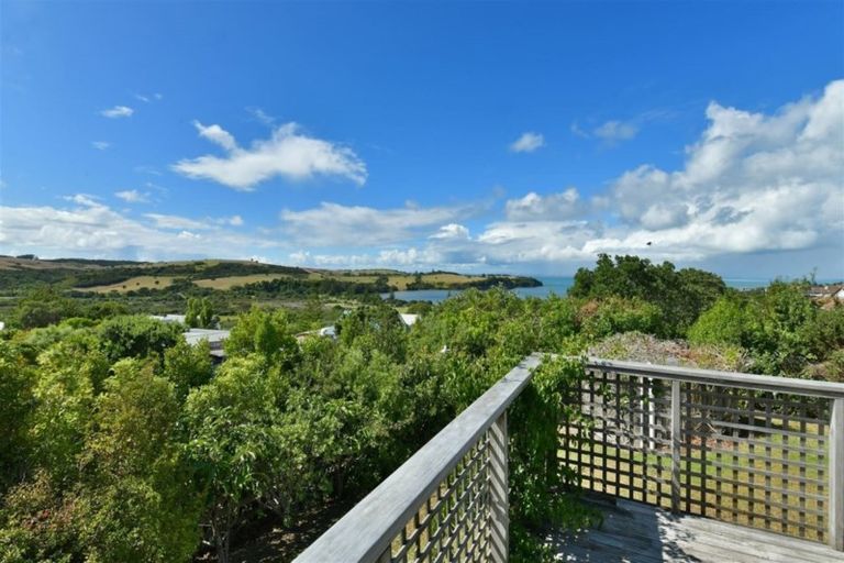 Photo of property in 1427 Whangaparaoa Road, Army Bay, Whangaparaoa, 0930