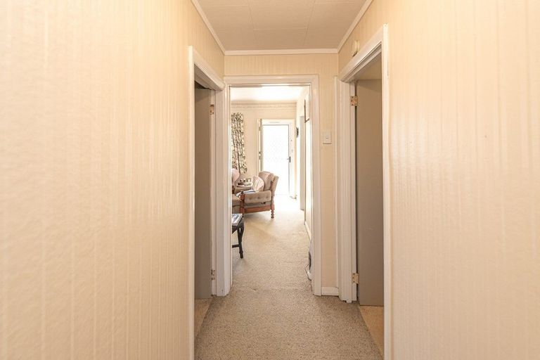 Photo of property in 21 Hood Street, Castlecliff, Whanganui, 4501