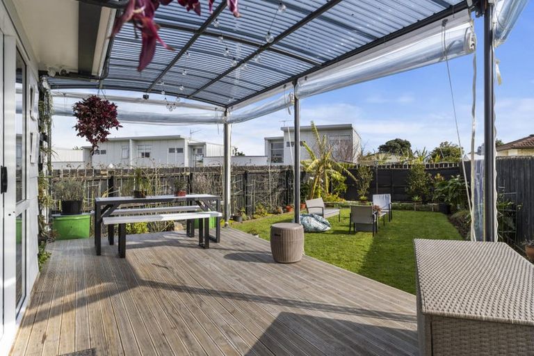 Photo of property in 1/11 Volta Place, Clendon Park, Auckland, 2103