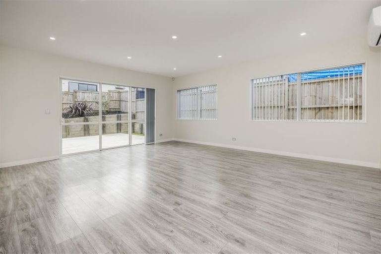 Photo of property in 14 Frazen Avenue, Papakura, 2110