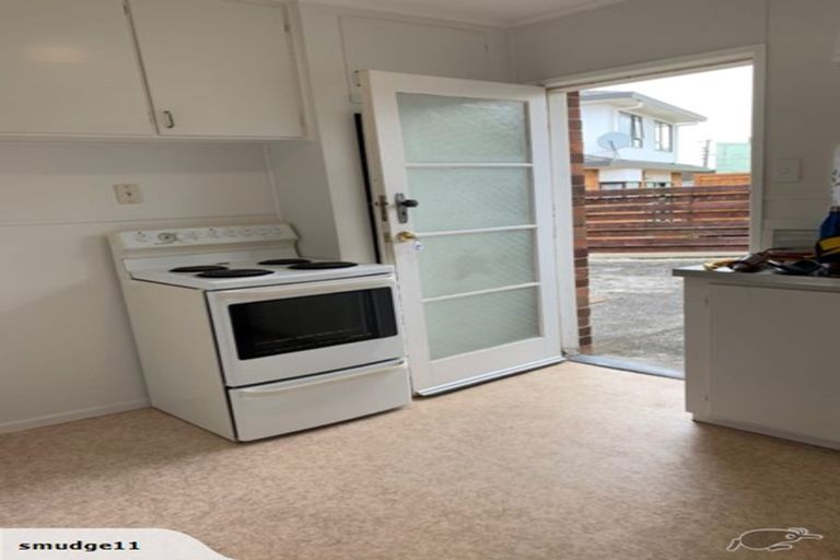 Photo of property in 82 Flanshaw Road, Te Atatu South, Auckland, 0610