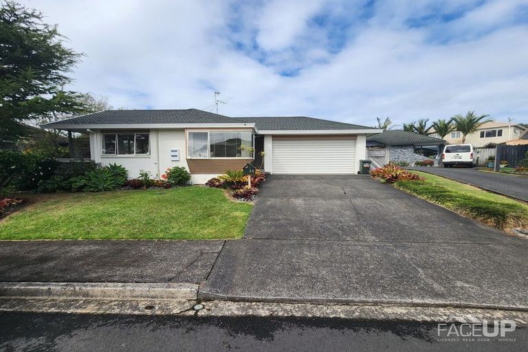 Photo of property in 26 Harbour Lights Close, West Harbour, Auckland, 0618