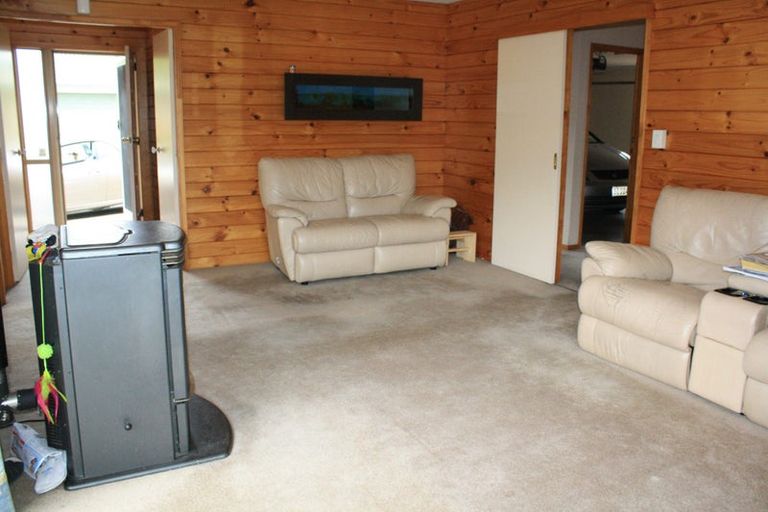 Photo of property in 2/24 Bernie Edwards Place, Botany Downs, Auckland, 2010