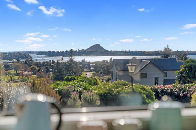 Photo of property in 60 Oteki Park Drive, Welcome Bay, Tauranga, 3112