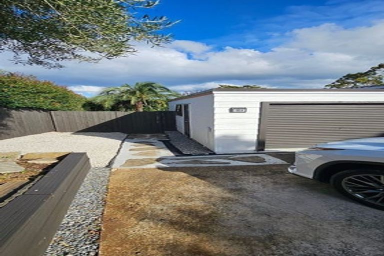 Photo of property in 1/13 Montclair Rise, Browns Bay, Auckland, 0630