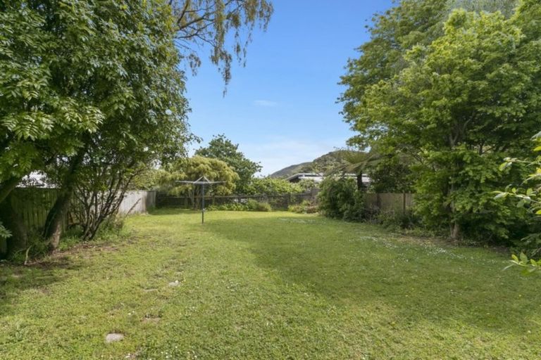 Photo of property in 10 Hugh Duncan Street, Haywards, Lower Hutt, 5018