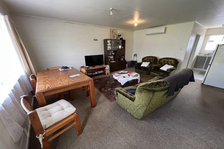 Photo of property in 2/299 Ruahine Street, Terrace End, Palmerston North, 4410