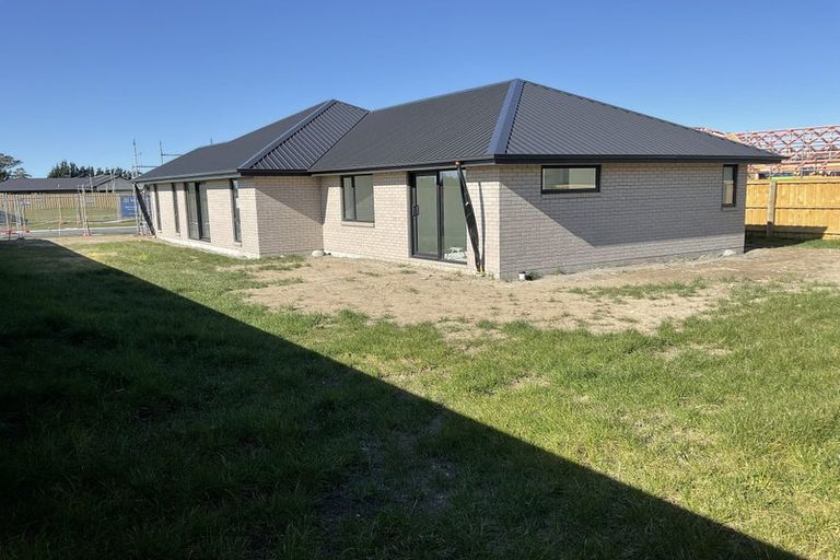 Photo of property in 15 Garden Road, Darfield, 7571