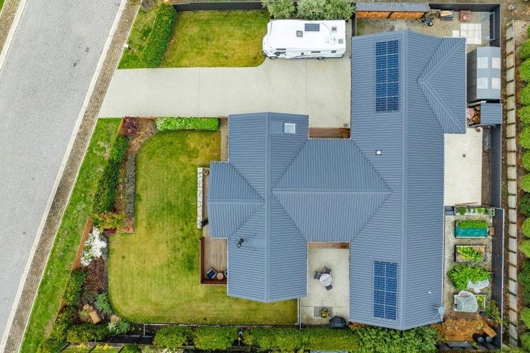 Photo of property in 12 Sapphire Spring Rise, Wanaka, 9305