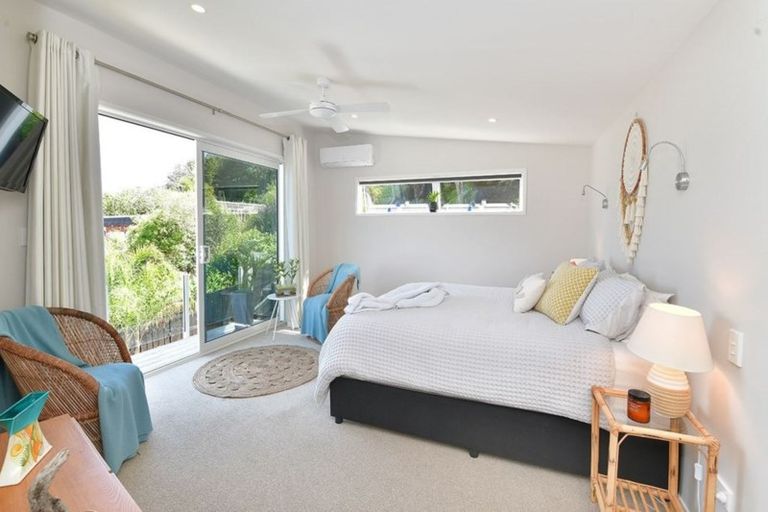 Photo of property in 69 De Luen Avenue, Tindalls Beach, Whangaparaoa, 0930