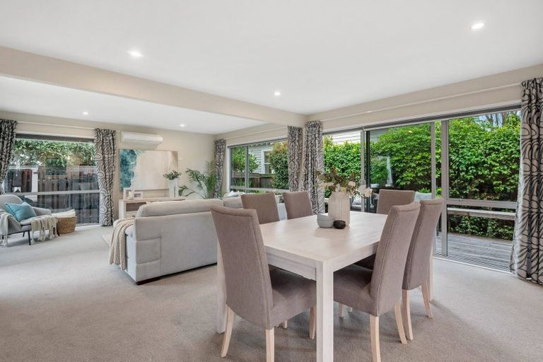 Photo of property in 25d Saltburn Road, Milford, Auckland, 0620