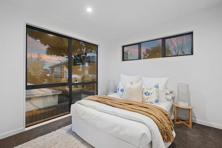 Photo of property in 3d Margaret Place, Milford, Auckland, 0620
