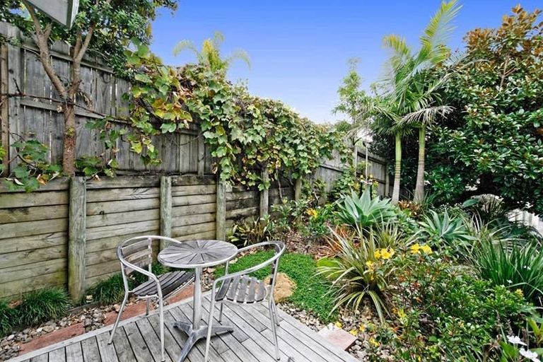 Photo of property in 151e Colwill Road, Massey, Auckland, 0614
