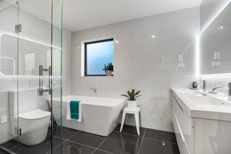 Photo of property in 17 Winscombe Street, Belmont, Auckland, 0622