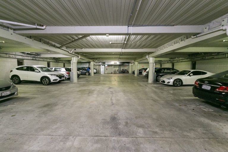 Photo of property in Mendosa Terraces Apartments, 8/9 Ebor Street, Te Aro, Wellington, 6011