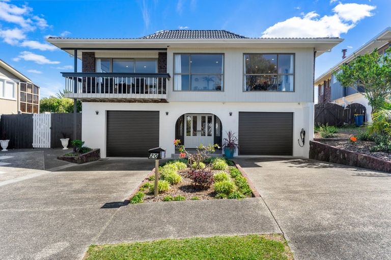 Photo of property in 20 Chatswood Grove, Chatswood, Auckland, 0626
