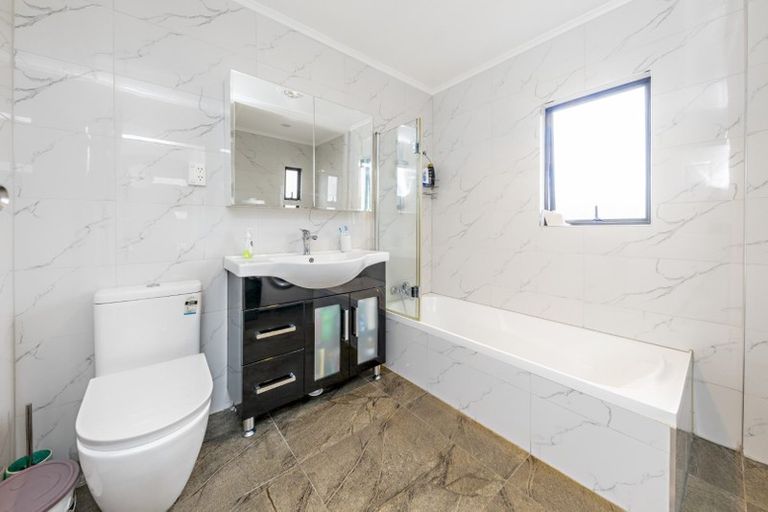 Photo of property in 5 Lloyd Avenue, Papatoetoe, Auckland, 2025