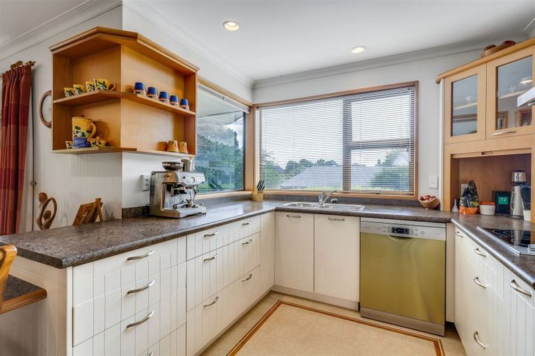 Photo of property in 8 Thurlestone Place, Burnside, Christchurch, 8053