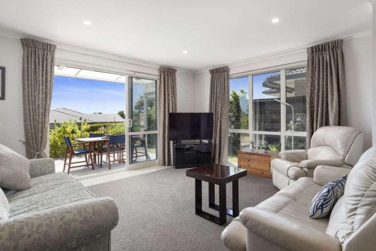 Photo of property in 8 Vista Close, Omokoroa, 3114