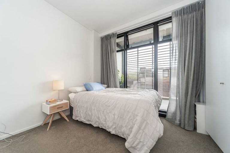 Photo of property in 104/11 Jean Caldwell Way, Island Bay, 6023