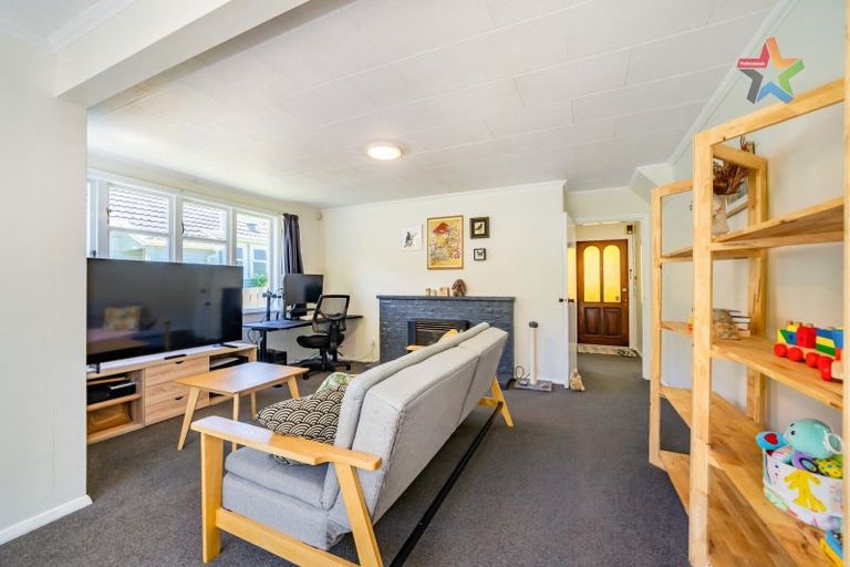 Photo of property in 43 Fleet Street, Naenae, Lower Hutt, 5011