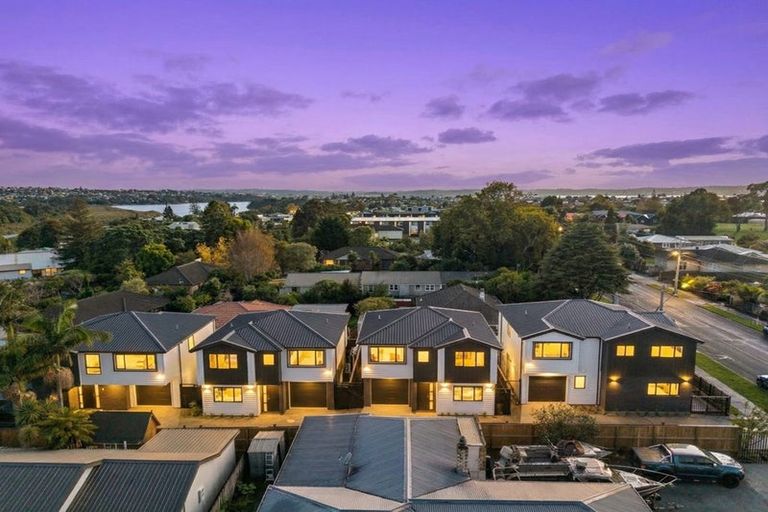 Photo of property in 71a Matipo Road, Te Atatu Peninsula, Auckland, 0610