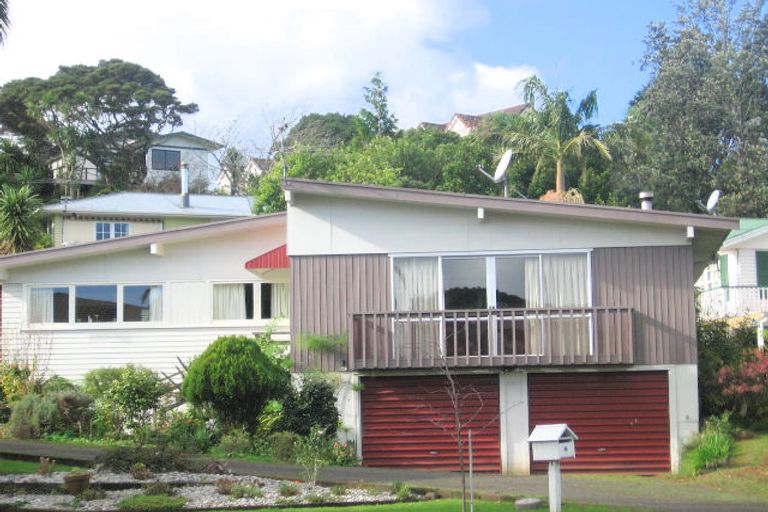 Photo of property in 2/38 Edmonton Road, Henderson, Auckland, 0612