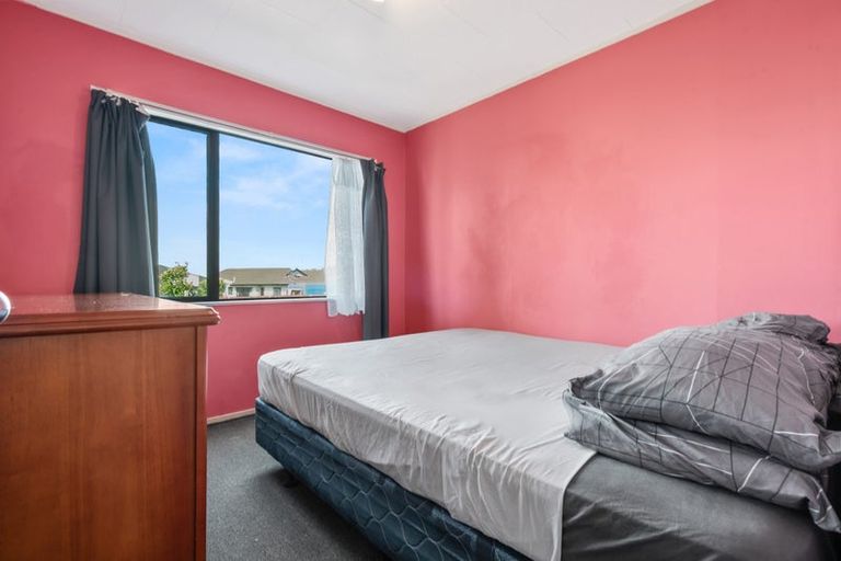 Photo of property in 1/10 Barcroft Place, Clendon Park, Auckland, 2103