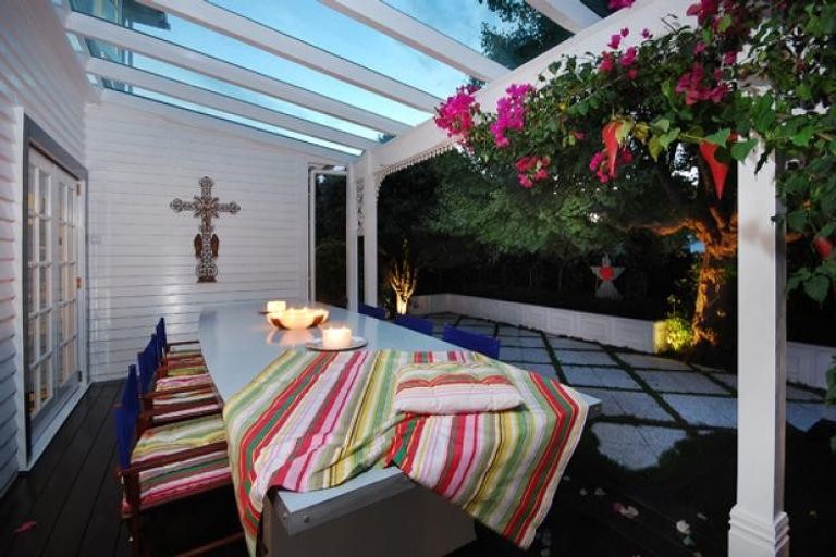 Photo of property in 18 Nikau Street, Eastbourne, Lower Hutt, 5013